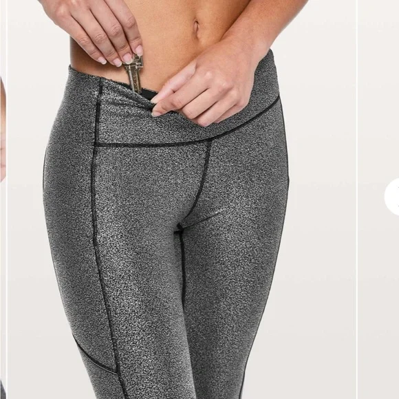 New Lululemon🍋 Speed Up Tight *Foil 28"
Luminosity Foil Silver Size 6 - Picture 3 of 5